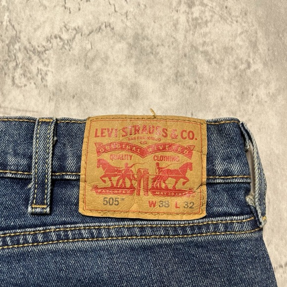 Levis 505 Men's 38 X 32 Reg Fit Blue Jeans Medium Wash Faded Denim Cotton Dad - Picture 8 of 9